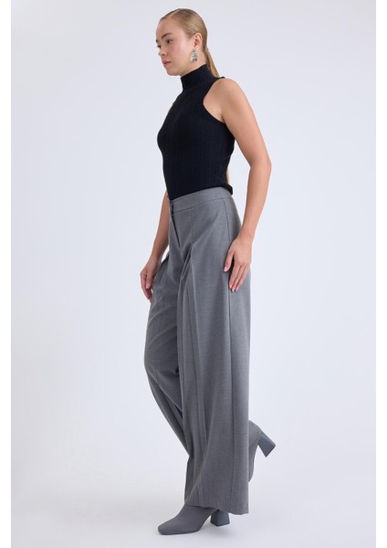 Pileli Geniş Paça Pantolon fırsatları