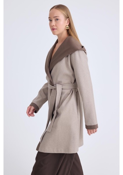 Kapüşonlu Beli Kuşaklı Kaşe Kaban fırsatları