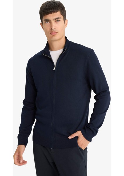 Standart Fit Dik Yaka Fermuarlı Triko Hırka