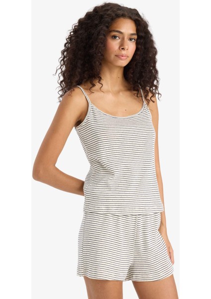 Regular Fit Pijama Takımı Desenli Askılı Üst Beli Lastikli Şort-Fall in Love F6152AX25SM