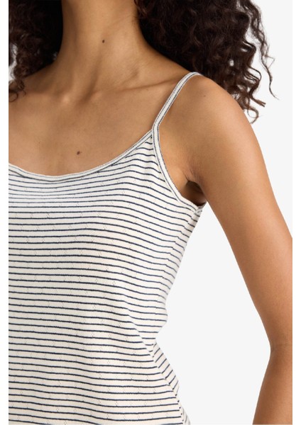 Regular Fit Pijama Takımı Desenli Askılı Üst Beli Lastikli Şort-Fall in Love F6152AX25SM