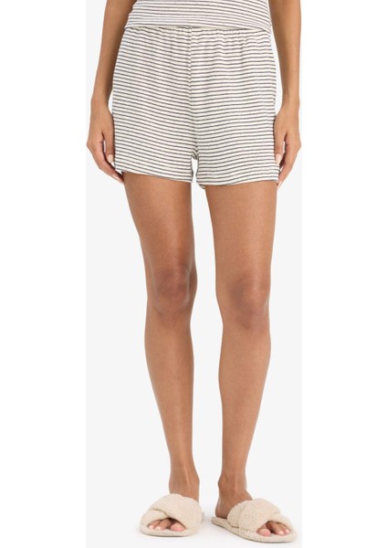 Regular Fit Pijama Takımı Desenli Askılı Üst Beli Lastikli Şort-Fall in Love F6152AX25SM