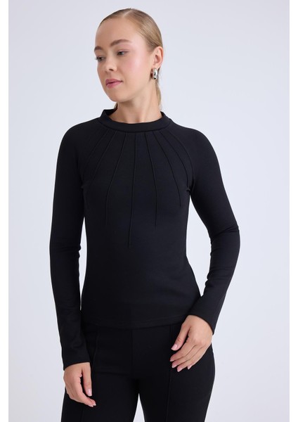 Önü Dikişli Uzun Kol Bluz