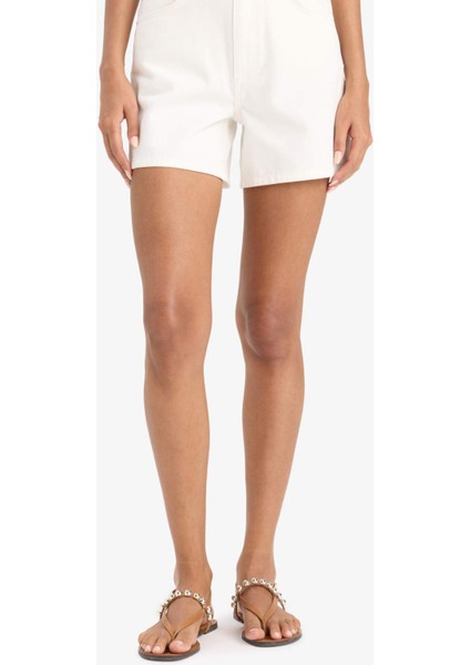 Cepli Beyaz Gabardin Şort F7018AX25SM