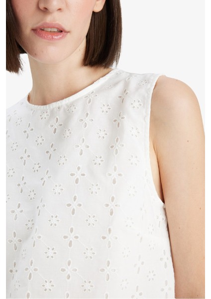 Regular Fit Bisiklet Yaka Brode Kolsuz Bluz F6316AX25SM