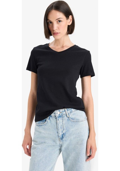 Slim Fit Dar Kesim V Yaka Basic Düz Ribana Kısa Kollu Siyah Tişört I1080AZ25AU
