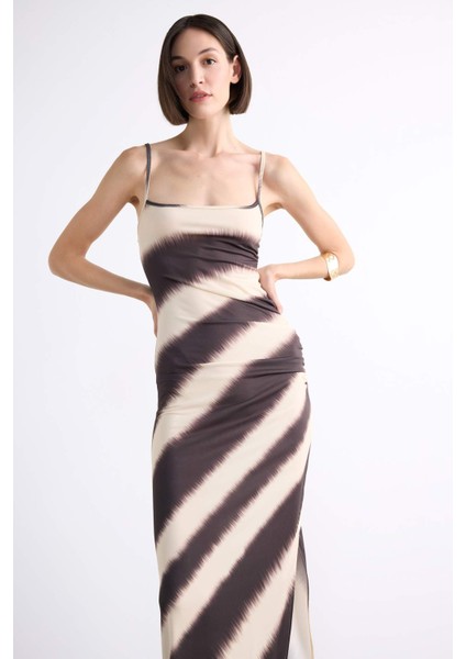 Fitted Vücudu Saran Desenli Yırtmaçlı Askılı Maxi Elbise F7469AX25SM