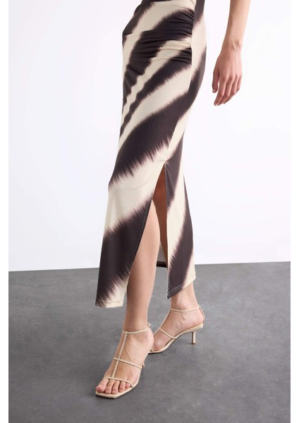 Fitted Vücudu Saran Desenli Yırtmaçlı Askılı Maxi Elbise F7469AX25SM