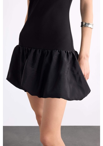 Fitted Vücudu Saran Askılı Mini Siyah Elbise F7457AX25HS