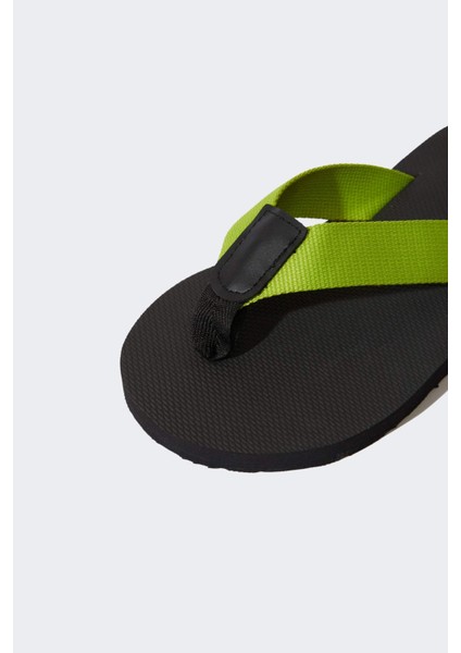 Kadın Düz Taban Parmak Arası Terlik F7558AX25HS