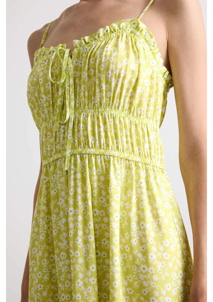 Çiçek Desenli Büzgülü Yaka Askılı Midi Elbise