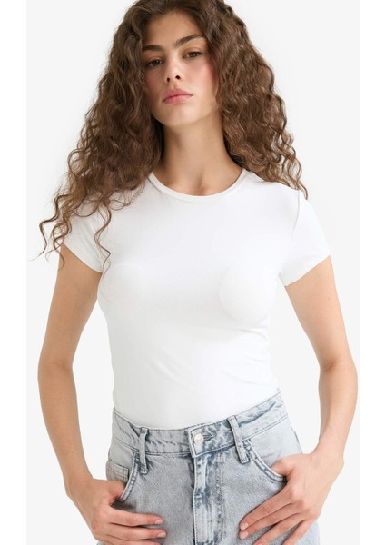 Slim Fit Dar Kesim Bisiklet Yaka Basic Düz Beyaz Kısa Kollu Tişört F7768AX25AU