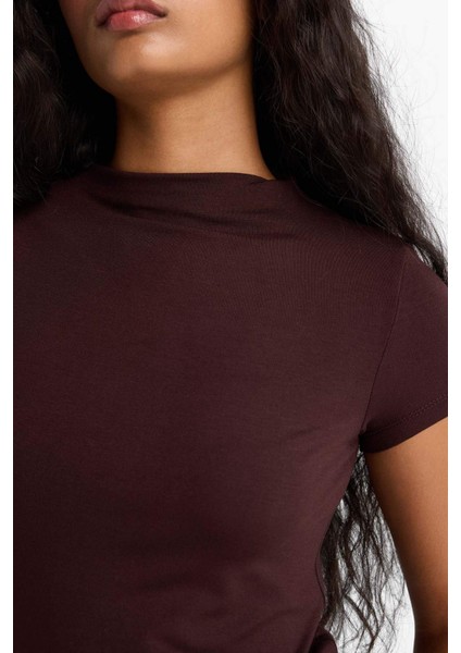 Slim Fit Dar Kesim Yarım Balıkçı Yaka Kısa Kollu Tişört E5906AX25AU