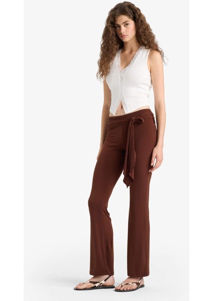 Flare Fit Normal Bel Bağlamalı Standart Boy Pantolon
