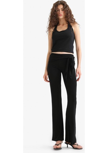 Flare Fit Normal Bel Bağlamalı Standart Boy Pantolon