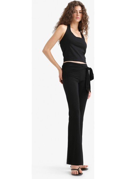 Flare Fit Normal Bel Bağlamalı Standart Boy Pantolon