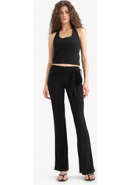 Flare Fit Normal Bel Bağlamalı Standart Boy Pantolon