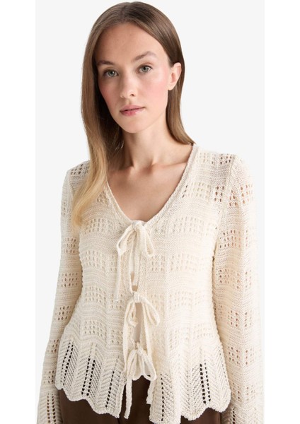 Regular Fit V Yaka Önden Bağlamalı Ajurlu Triko Hırka F7391AX25AU