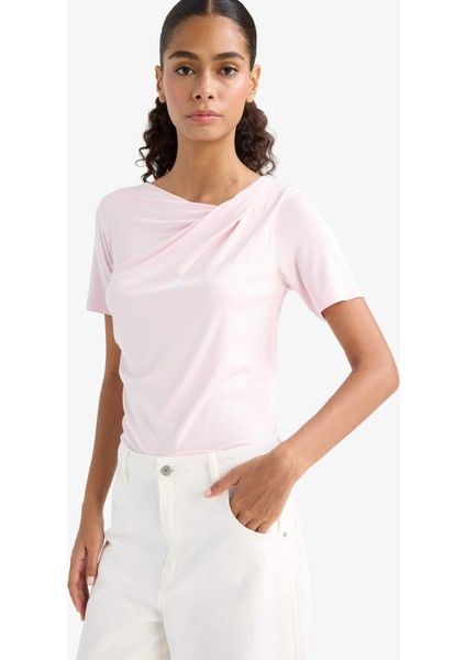 Slim Fit Dar Kesim Kayık Yaka Kısa Kollu Tişört