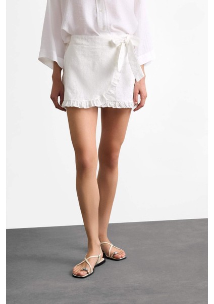 Bağlamalı Beyaz Mini Şort Etek F8337AX25SM