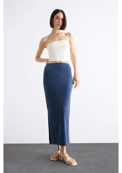 Slim Fit Dar Kesim Yırtmaçlı Midi Etek F8335AX25SM