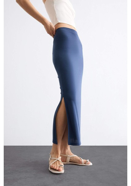 Slim Fit Dar Kesim Yırtmaçlı Midi Etek F8335AX25SM