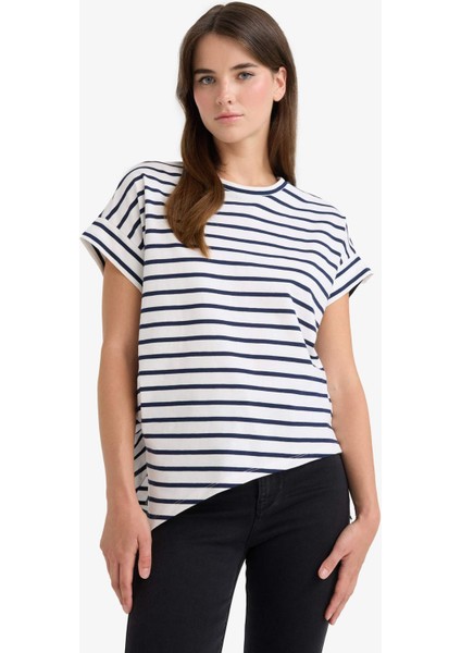 Asimetrik Bisiklet Yaka Çizgili Kısa Kollu Tişört F8175AX25AU