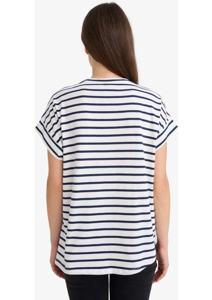 Asimetrik Bisiklet Yaka Çizgili Kısa Kollu Tişört F8175AX25AU