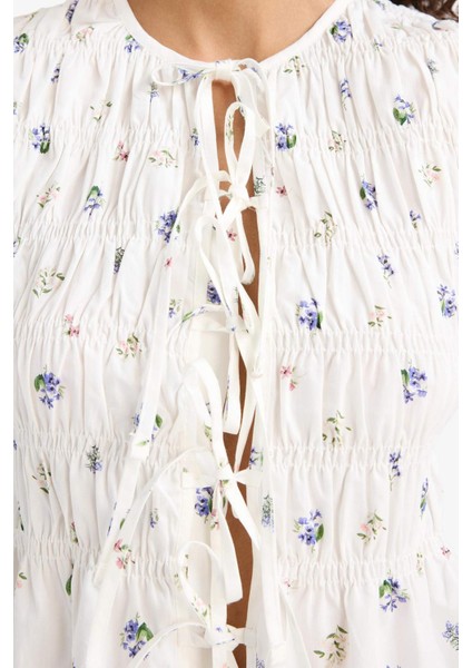 Fitted Bisiklet Yaka Çiçek Desenli Önden Bağlamalı Poplin Kolsuz Bluz F7577AX25AU