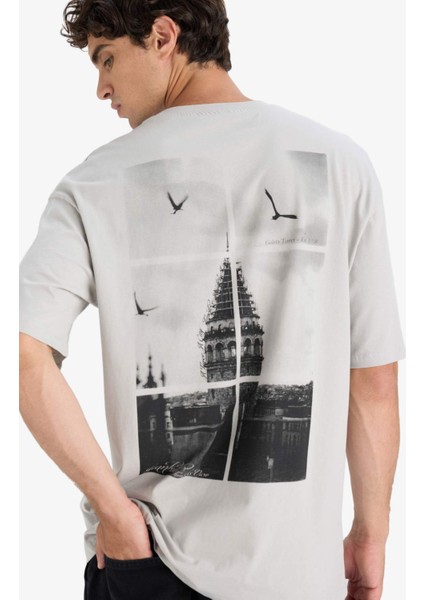 %100 Pamuk Boxy Fit Bisiklet Yaka Sırt Baskılı Kısa Kollu Tişört F8557AX25HS