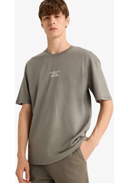 %100 Pamuk Boxy Fit Rahat Kesim Bisiklet Yaka Sırt Baskılı Kısa Kollu Tişört F8331AX25AU