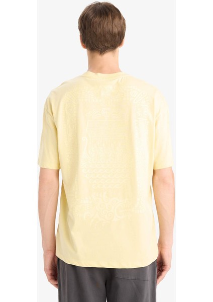 %100 Pamuk Boxy Fit Rahat Kesim Bisiklet Yaka Sırt Baskılı Kısa Kollu Tişört F8328AX25AU