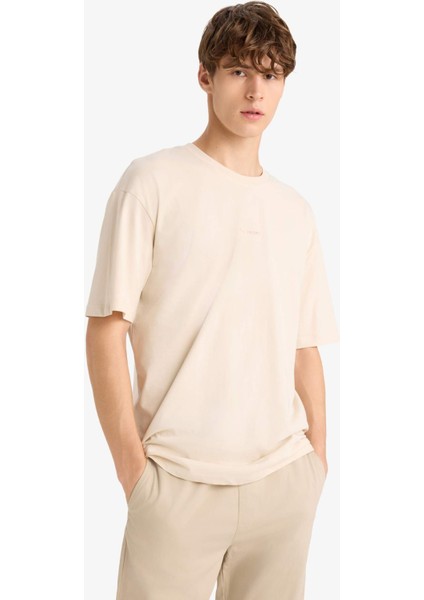 %100 Pamuk Boxy Fit Rahat Kesim Bisiklet Yaka Sırt Baskılı Kısa Kollu Tişört F8330AX25AU