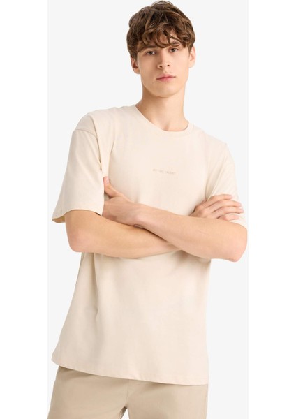 %100 Pamuk Boxy Fit Rahat Kesim Bisiklet Yaka Sırt Baskılı Kısa Kollu Tişört F8330AX25AU