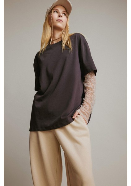 Oversize Geniş Kalıp Bisiklet Yaka Dantel Detaylı Uzun Kollu Tişört E7605AX25AU