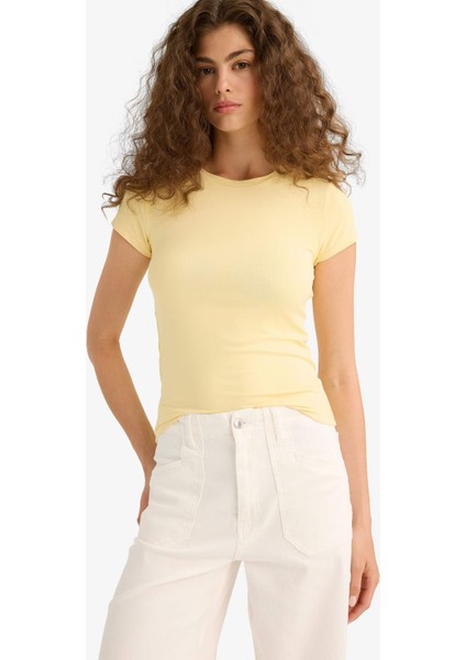 Slim Fit Dar Kesim Bisiklet Yaka Basic Düz Kısa Kollu Tişört F7768AX25AU