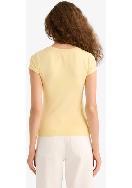 Slim Fit Dar Kesim Bisiklet Yaka Basic Düz Kısa Kollu Tişört F7768AX25AU