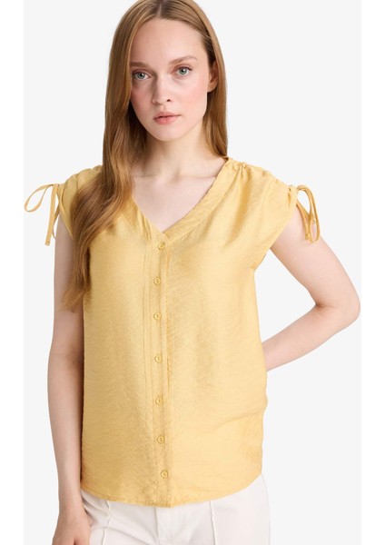 V Yaka Kısa Kollu Büzgü Detaylı Gömlek F2052AX25SM