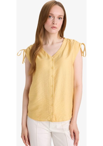 V Yaka Kısa Kollu Büzgü Detaylı Gömlek F2052AX25SM