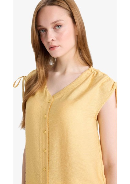 V Yaka Kısa Kollu Büzgü Detaylı Gömlek F2052AX25SM