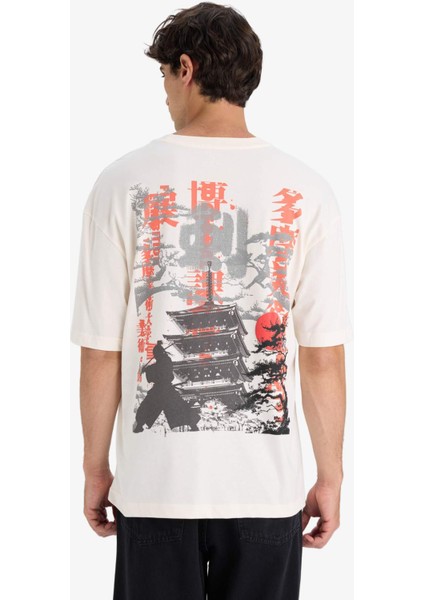 %100 Pamuk Regular Fit Bisiklet Yaka Sırt Baskılı Kısa Kollu Tişört F8906AX25HS