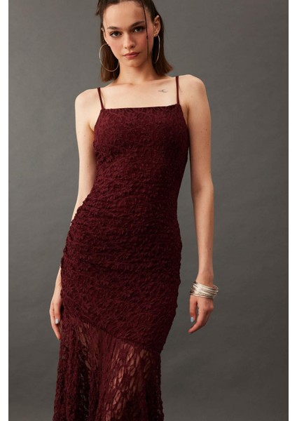 Bodycon Vücudu Saran Askılı Dantel Midi Elbise F7886AX25AU