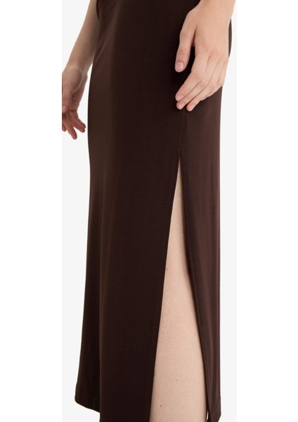 Bodycon Vücudu Saran Askılı Midi Elbise