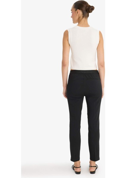 Carrot Fit Çift Cepli Yüksek Bel Dar Paça Standart Boy Twill Pantolon F9763AX25WN