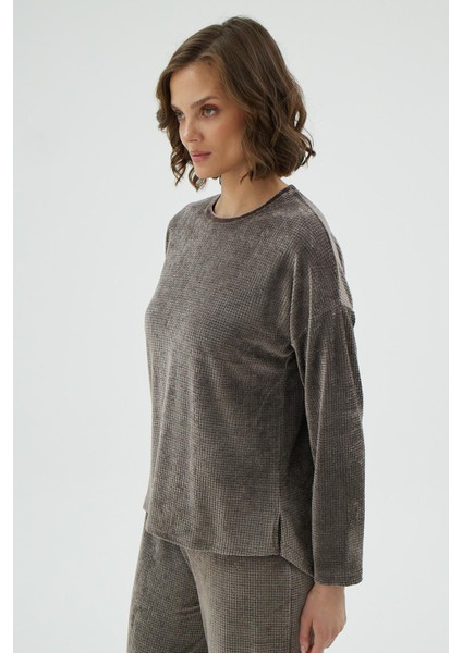 Kadın Kadife Rahat Kesim Uzun Kollu Geniş Paça Kahverengi Pijama Takımı C3T0N171 modelleri