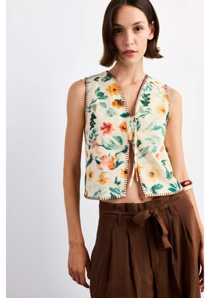 Fitted Çiçek Desenli Önden Bağlamalı Poplin Yelek F9940AX25SM