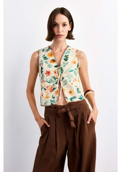 Fitted Çiçek Desenli Önden Bağlamalı Poplin Yelek F9940AX25SM