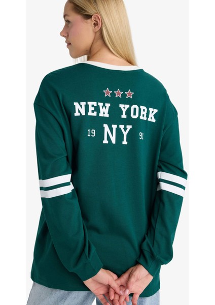 Loose Fit Bisiklet Yaka Sırt Baskılı Sweatshirt F8913AX25AU