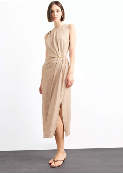 Fitted Toka Detaylı Poplin Kolsuz Yırtmaçlı Midi Elbise G0267AX25SM