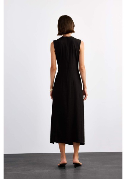 Fitted Toka Detaylı Poplin Kolsuz Yırtmaçlı Midi Elbise G0267AX25SM